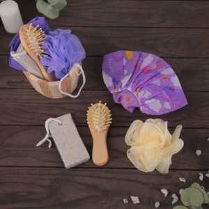 Набор банный, 4 предмета: мочалка, расчёска, шапочка для душа, пемза Набор банный, 4 предмета: мочалка, расчёска, шапочка для душа, пемза