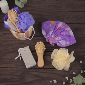 Набор банный, 4 предмета: мочалка, расчёска, шапочка для душа, пемза Набор банный, 4 предмета: мочалка, расчёска, шапочка для душа, пемза