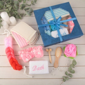 Набор банный, 7 предметов: 4 мочалки, повязка на голову, расчёска, массажёр Набор банный, 7 предметов: 4 мочалки, повязка на голову, расчёска, массажёр