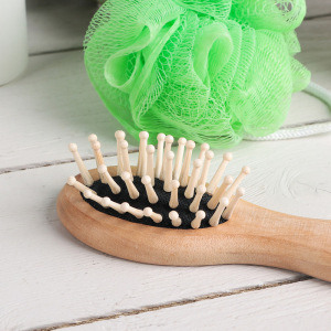 Набор банный в деревянном ушате 3 предмета: мочалка-бант, пемза, расческа Набор банный в деревянном ушате 3 предмета: мочалка-бант, пемза, расческа