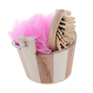 Набор банный в деревянном ушате 3 предмета: мочалка-бант, пемза, расческа Набор банный в деревянном ушате 3 предмета: мочалка-бант, пемза, расческа