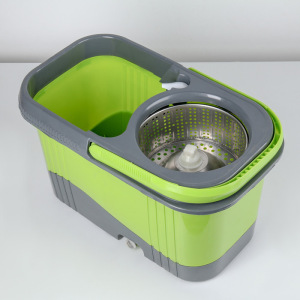 Набор для уборки: ведро на колёсиках с металлической центрифугой 16 л, швабра, запасная насадка из микрофибры, дозатор, Набор для уборки: ведро на колёсиках с металлической центрифугой 16 л, швабра, запасная насадка из микрофибры, дозатор,