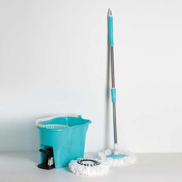 Набор для уборки: ведро с педальным отжимом и пластиковой центрифугой 17 л, швабра, запасная насадка из микрофибры, цвет