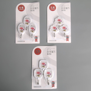 Набор крючков на липучке «Полевые цветы», 3 шт, форма МИКС Набор крючков на липучке «Полевые цветы», 3 шт, форма МИКС