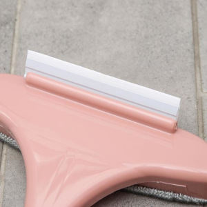 Окномойка с пластиковой ручкой и сгоном, 20,3×35 см, цвет МИКС Окномойка с пластиковой ручкой и сгоном, 20,3×35 см, цвет МИКС