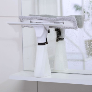 Окномойка с пульверизатором 230 мл и сгоном, 26×23×5,5 см, МИКС Окномойка с пульверизатором 230 мл и сгоном, 26×23×5,5 см, МИКС