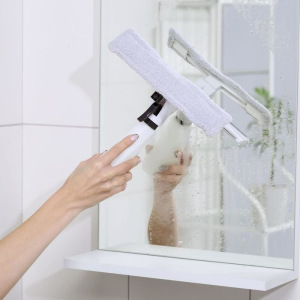 Окномойка с пульверизатором 230 мл и сгоном, 26×23×5,5 см, МИКС Окномойка с пульверизатором 230 мл и сгоном, 26×23×5,5 см, МИКС