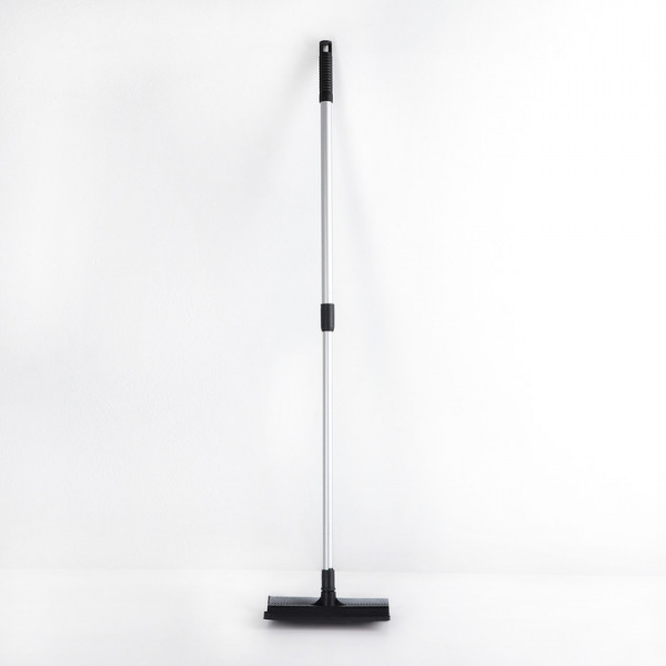 Окномойка с телескопической алюминиевой ручкой и сгоном Доляна, 20×8×60(97) см, рабочая поверхность 20 см, поролон