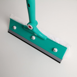 Окномойка с телескопической металлической ручкой Доляна, 28×77(116) см, поворотная головка, поролон, цвет голубой Окномойка с телескопической металлической ручкой Доляна, 28×77(116) см, поворотная головка, поролон, цвет голубой