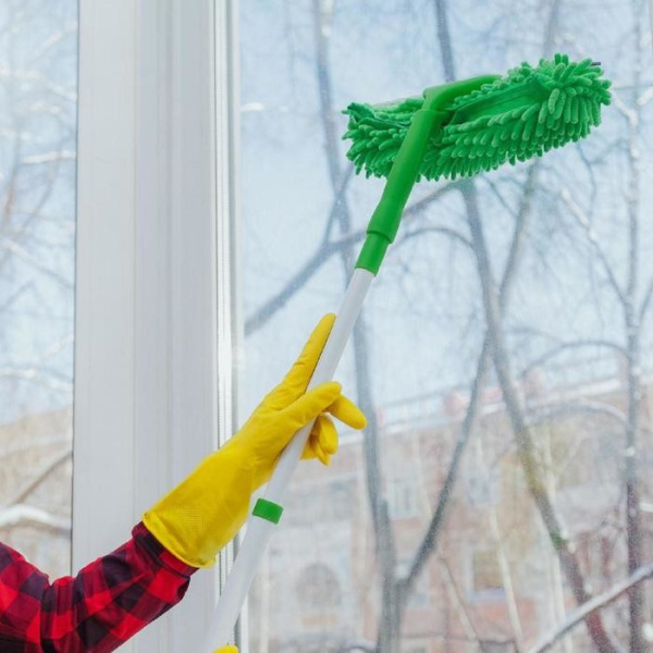 Окномойка с телескопической металлической ручкой и сгоном Доляна, 30×7×85(137) см, микрофибра, цвет МИКС