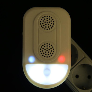 Отпугиватель насекомых LuazON LRI-17, ультразвуковой, с ночником, 50м2, 220 В, белый Отпугиватель насекомых LuazON LRI-17, ультразвуковой, с ночником, 50м2, 220 В, белый