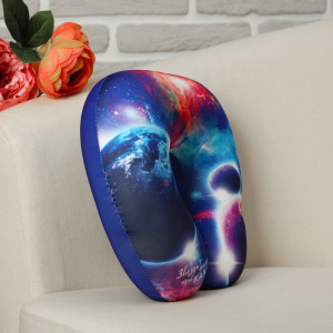 Подголовник-антистресс «Звёзды ближе, чем кажутся» Подголовник-антистресс «Звёзды ближе, чем кажутся»