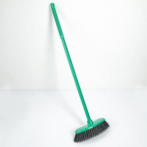 Щётка для пола «Комфорт» с черенком, жёсткая, цвет МИКС Щётка для пола «Комфорт» с черенком, жёсткая, цвет МИКС