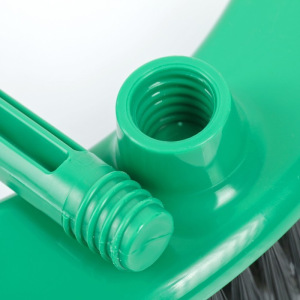 Щётка для пола «Комфорт» с черенком, жёсткая, цвет МИКС Щётка для пола «Комфорт» с черенком, жёсткая, цвет МИКС