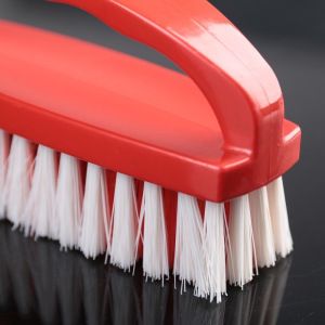 Щётка-утюжок малая средней жёсткости, длина щетины 2,5 см, цвет МИКС Щётка-утюжок малая средней жёсткости, длина щетины 2,5 см, цвет МИКС