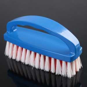 Щётка-утюжок малая средней жёсткости, длина щетины 2,5 см, цвет МИКС Щётка-утюжок малая средней жёсткости, длина щетины 2,5 см, цвет МИКС