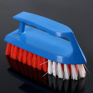 Щётка-утюжок средняя средней жёсткости АкваМаг, длина щетины 2,5 см, цвет МИКС Щётка-утюжок средняя средней жёсткости АкваМаг, длина щетины 2,5 см, цвет МИКС