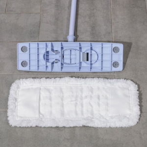 Швабра плоская Titiz, алюминиевый черенок, 43×15×130 см, цвет МИКС Швабра плоская Titiz, алюминиевый черенок, 43×15×130 см, цвет МИКС