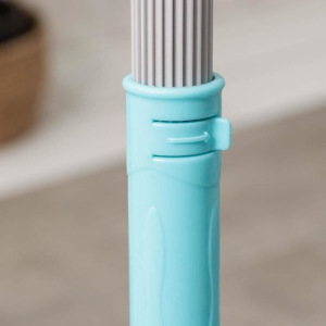 Швабра с отжимом Доляна, стальная ручка 130 см, насадка микрофибра, цвет голубой Швабра с отжимом Доляна, стальная ручка 130 см, насадка микрофибра, цвет голубой