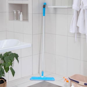 Швабра с распылителем Доляна, алюминиевая ручка 124 см, насадка из микрофибры 40×14 см Швабра с распылителем Доляна, алюминиевая ручка 124 см, насадка из микрофибры 40×14 см