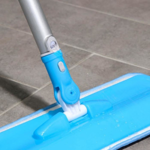 Швабра с распылителем Доляна, алюминиевая ручка 124 см, насадка из микрофибры 40×14 см Швабра с распылителем Доляна, алюминиевая ручка 124 см, насадка из микрофибры 40×14 см