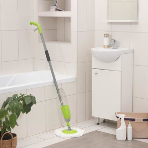 Швабра с распылителем Доляна, металлическая ручка 129 см, насадка из микрофибры 17×17 см Швабра с распылителем Доляна, металлическая ручка 129 см, насадка из микрофибры 17×17 см