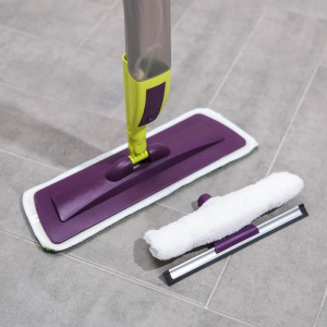 Швабра с распылителем Доляна, ручка 120 см, дополнительная насадка для мойки стёкол, насадка из микрофибры 38×10 см Швабра с распылителем Доляна, ручка 120 см, дополнительная насадка для мойки стёкол, насадка из микрофибры 38×10 см