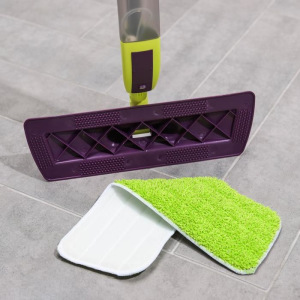 Швабра с распылителем Доляна, ручка 120 см, дополнительная насадка для мойки стёкол, насадка из микрофибры 38×10 см Швабра с распылителем Доляна, ручка 120 см, дополнительная насадка для мойки стёкол, насадка из микрофибры 38×10 см