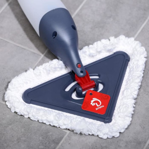 Швабра с распылителем Доляна, стальная ручка 125 см, насадка из микрофибры 28×18,5 см Швабра с распылителем Доляна, стальная ручка 125 см, насадка из микрофибры 28×18,5 см