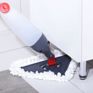 Швабра с распылителем Доляна, стальная ручка 125 см, насадка из микрофибры 28×18,5 см Швабра с распылителем Доляна, стальная ручка 125 см, насадка из микрофибры 28×18,5 см