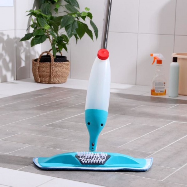 Швабра с распылителем и щёткой Доляна, стальная ручка 120 см, насадка из микрофибры 41×14 см, цвет МИКС