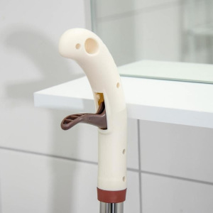 Швабра с распылителем, стальная ручка 125 см, насадка из микрофибры 40×12 см Швабра с распылителем, стальная ручка 125 см, насадка из микрофибры 40×12 см