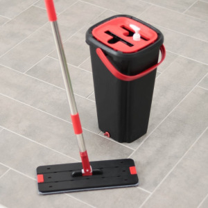 УЦЕНКА Набор для уборки, швабра плоская, доп. насадка, дозатор УЦЕНКА Набор для уборки, швабра плоская, доп. насадка, дозатор