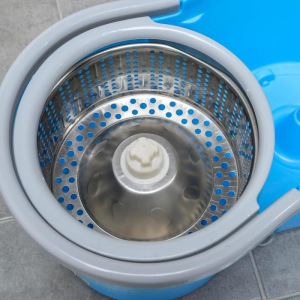 УЦЕНКА Набор для уборки: швабра, ведро с металлической центрифугой 14 л, запасная насадка из микрофибры, колёсики, цвет УЦЕНКА Набор для уборки: швабра, ведро с металлической центрифугой 14 л, запасная насадка из микрофибры, колёсики, цвет