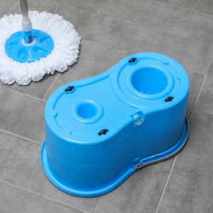 УЦЕНКА Набор для уборки: швабра, ведро с металлической центрифугой 14 л, запасная насадка из микрофибры, колёсики, цвет УЦЕНКА Набор для уборки: швабра, ведро с металлической центрифугой 14 л, запасная насадка из микрофибры, колёсики, цвет