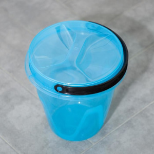 Ведро с крышкой «Лайт», 5 л, цвет прозрачно-голубой Ведро с крышкой «Лайт», 5 л, цвет прозрачно-голубой