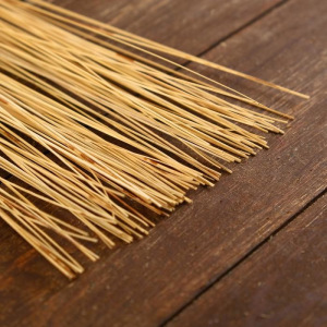 Веник "Диан" пальма 5х3х70 Веник "Диан" пальма 5х3х70