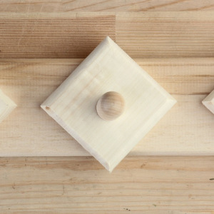 Вешалка 3 крючка, липа "Добропаровъ" Вешалка 3 крючка, липа "Добропаровъ"