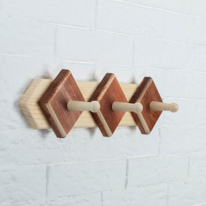 Вешалка 3 крючка морёная, ХВОЯ Вешалка 3 крючка морёная, ХВОЯ