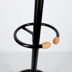 Вешалка напольная с деревянными наконечниками (ВКО1/А), 39×39×180 см, цвет медный антик Вешалка напольная с деревянными наконечниками (ВКО1/А), 39×39×180 см, цвет медный антик