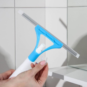 Водосгон с пульверизатором, 30×30 см, цвет МИКС Водосгон с пульверизатором, 30×30 см, цвет МИКС