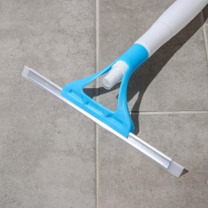 Водосгон с пульверизатором, 30×30 см, цвет МИКС Водосгон с пульверизатором, 30×30 см, цвет МИКС