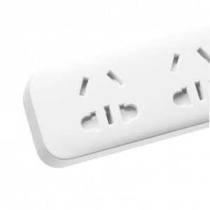 Удлинитель Xiaomi Mi Power Strip 3 + 3 USB розетки (белый) Удлинитель Xiaomi Mi Power Strip 3 + 3 USB розетки (белый)