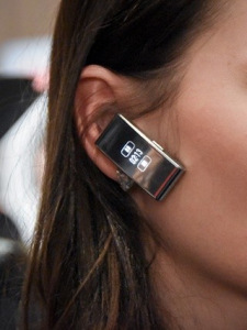 Фитнес трекер TalkBand Фитнес трекер TalkBand