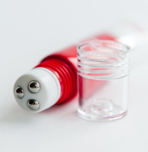 Крем-роллер для кожи глаз с экстрактом граната Lcosin Massage Eye Cream Крем-роллер для кожи глаз с экстрактом граната Lcosin Massage Eye Cream