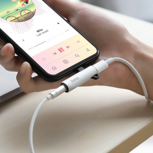 Переходник Hoco LS21, Apple Lightning - mini jack 3.5 mm, серебристый Переходник Hoco LS21, Apple Lightning - mini jack 3.5 mm, серебристый