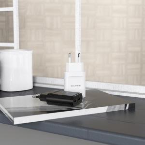 Сетевое зарядное устройство Borofone BA8A, 2 USB, 2.1A, черный Сетевое зарядное устройство Borofone BA8A, 2 USB, 2.1A, черный