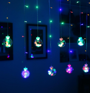 Светодиодная гирлянда бахрома Большие шарики Led разноцветная 3×1 метра Светодиодная гирлянда бахрома Большие шарики Led разноцветная 3×1 метра