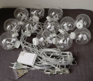 Светодиодная гирлянда бахрома Большие шарики Led тёплый белый 3×1 метра Светодиодная гирлянда бахрома Большие шарики Led тёплый белый 3×1 метра