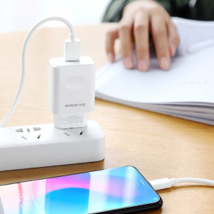 Зарядное устройство BOROFONE BA32A Bright power, 3A, белый Зарядное устройство BOROFONE BA32A Bright power, 3A, белый